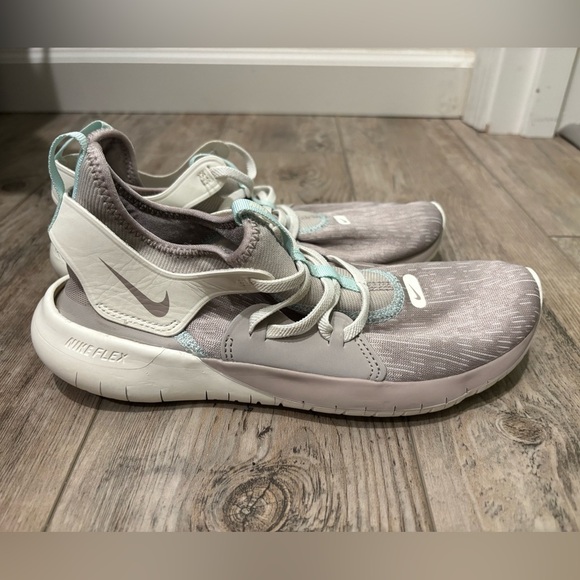 Nike Natural Motion Offset 6.0 / 2019 Woman’s Running Shoes size 8.5 - Picture 1 of 11